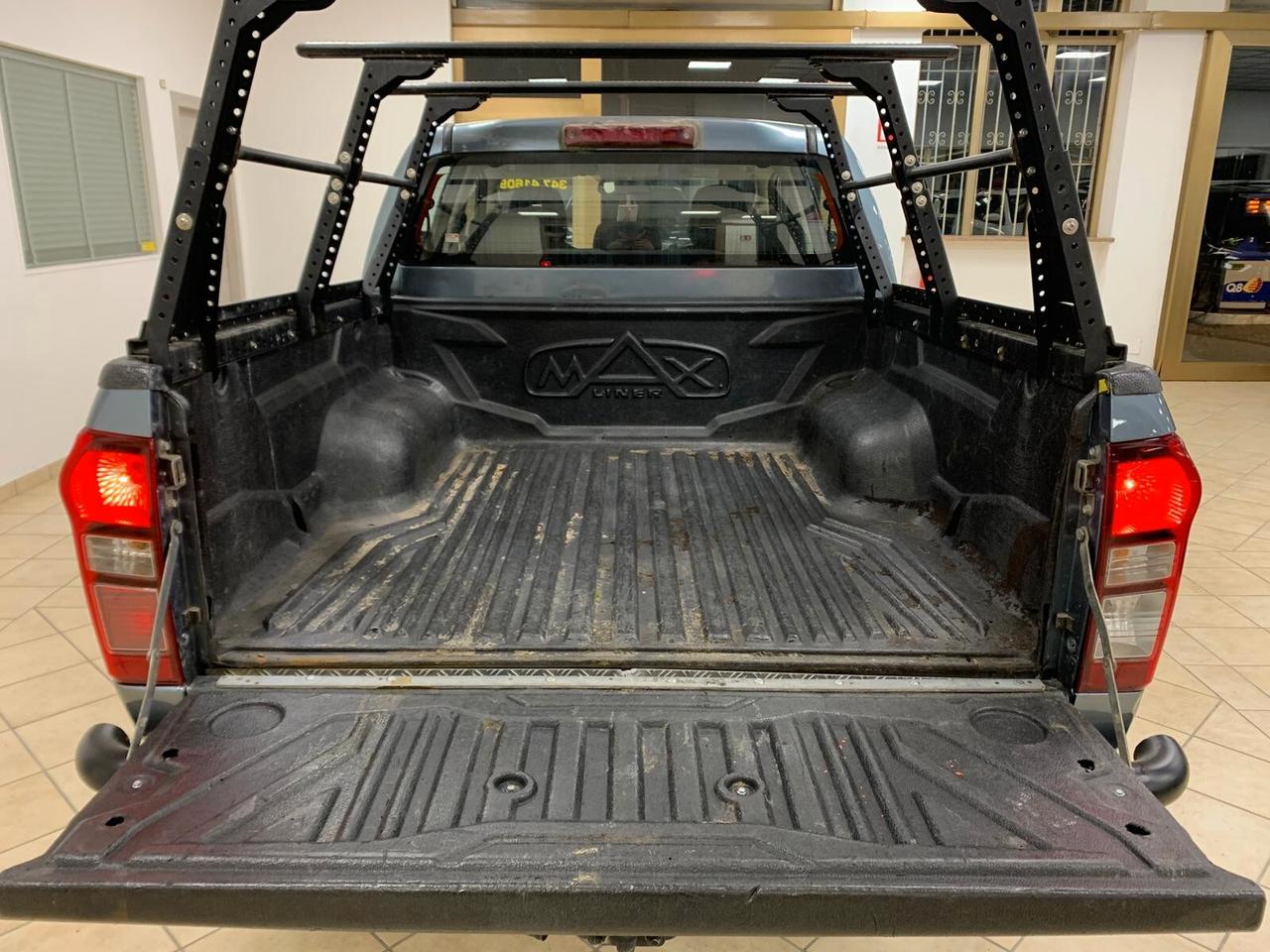 Isuzu D-Max 2.5 Crew Cab Solar 4WD