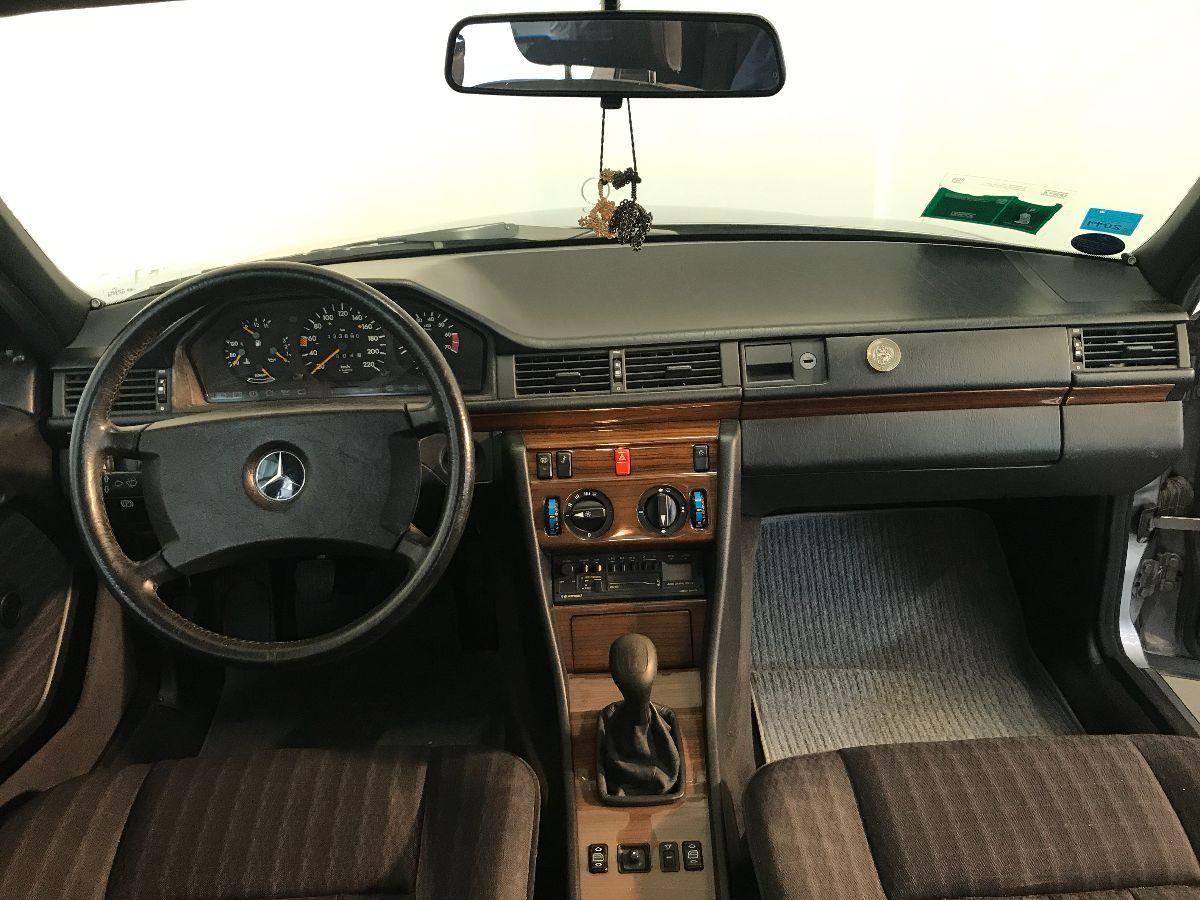 MERCEDES 200 E