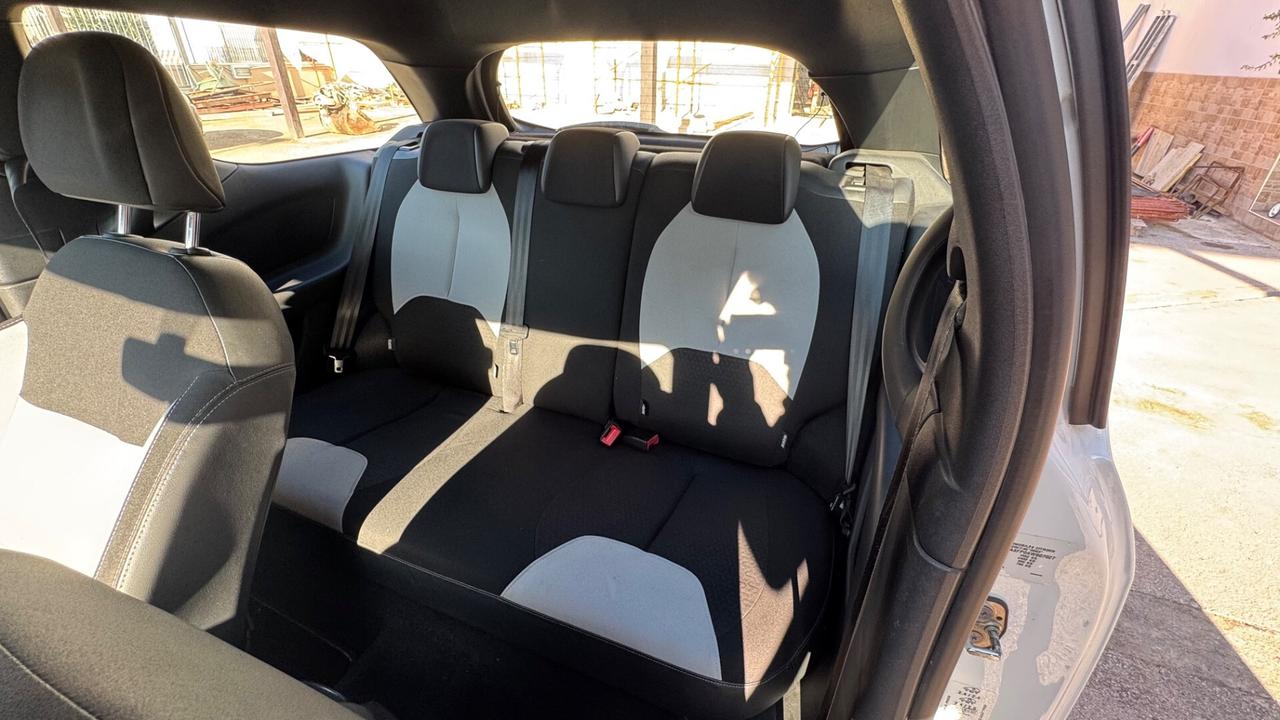 Ds DS3 3 1.4 VTi 95 Chic GPL-2011