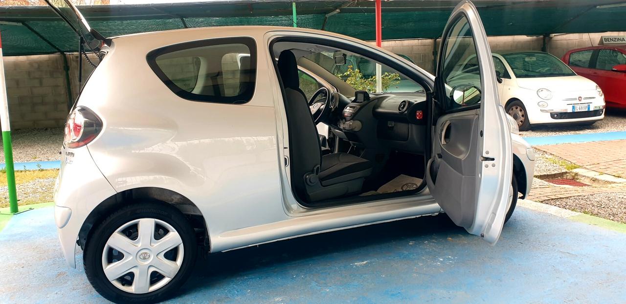 TOYOTA AYGO 1.0 BENZINA 4.450 CON VOLTURA E/5