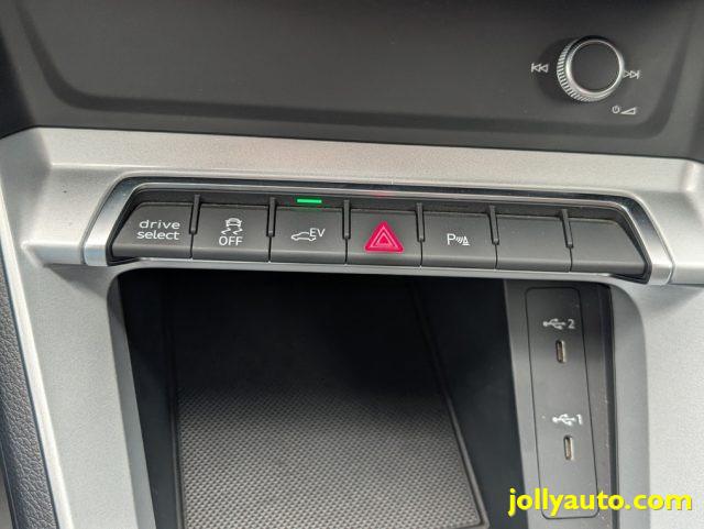 AUDI Q3 45 TFSI e S tronic Business Plug in Hybrid