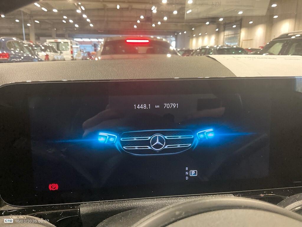 MERCEDES-BENZ GLA 200D 150CV AUTOMATIC BUSINESS SOLUTION ( NAVI PREMIUM - PELLE - CRUISE - PARK ASSIST )