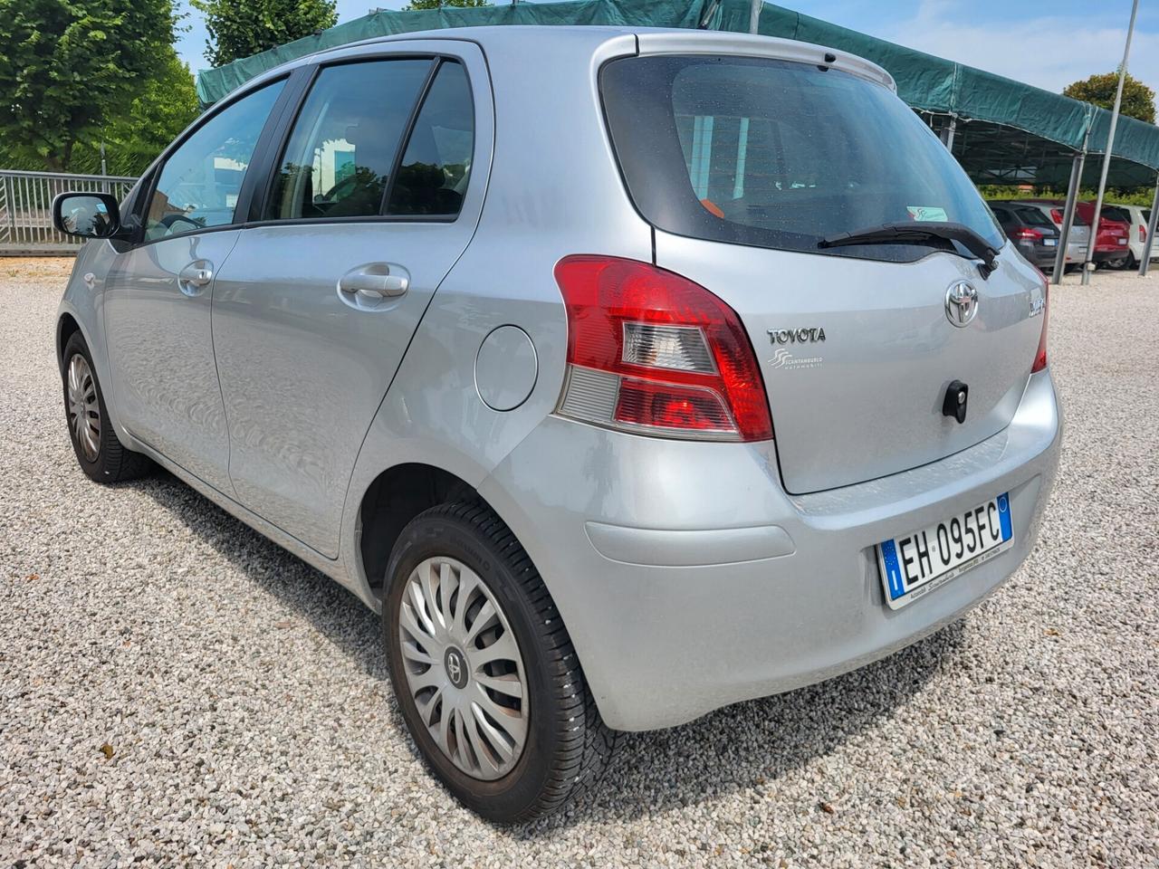 Toyota Yaris 1.0 5 porte