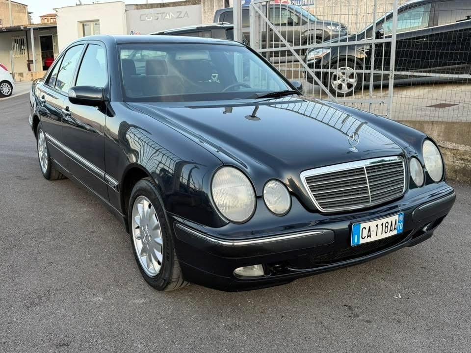 Mercedes-benz E 220 CDI cat Elegance