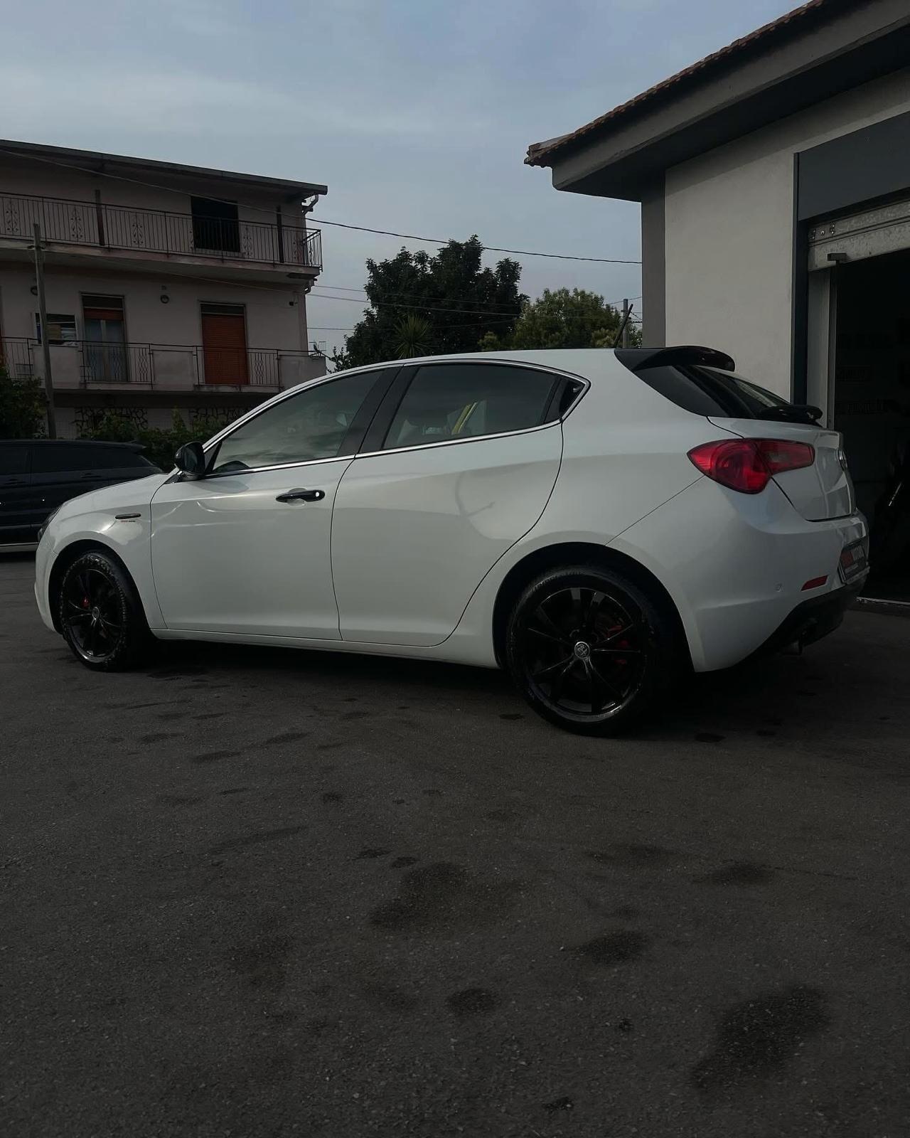 Alfa Romeo Giulietta 1.6 JTDm-2 105 CV Distinctive