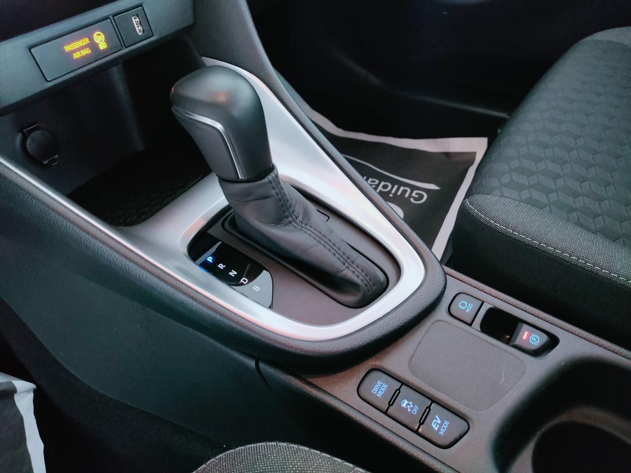 TOYOTA Yaris IV 2020 - Yaris 1.5h Active