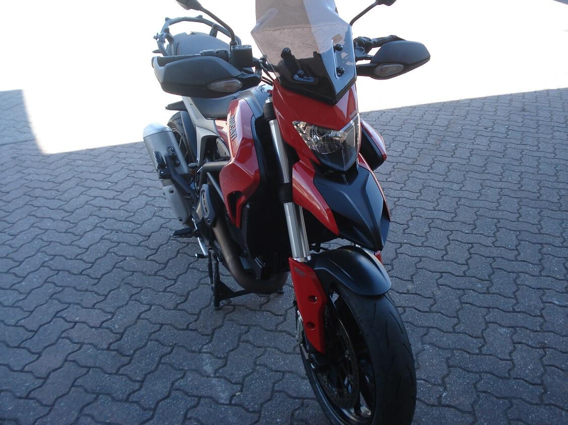 Ducati Hyperstrada 821