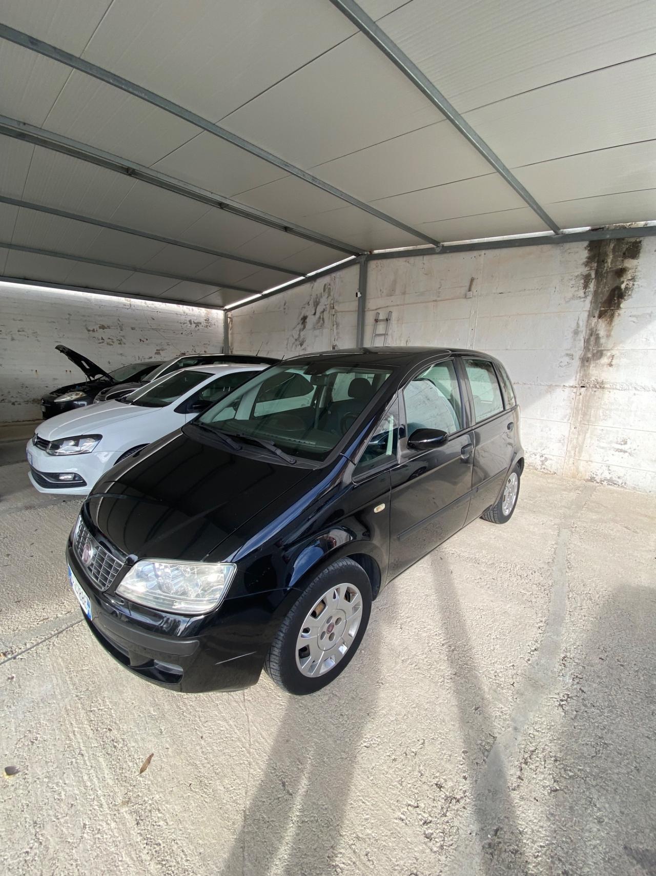 Fiat Idea 1.2 16V BlackLabel