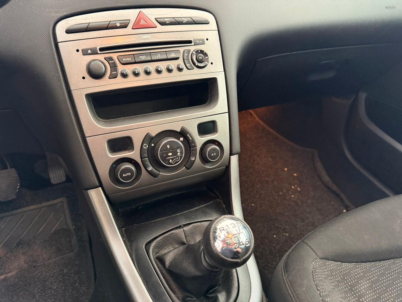 Peugeot 308 1.6 HDi 110CV SW Ciel Féline NEOPATENTATI