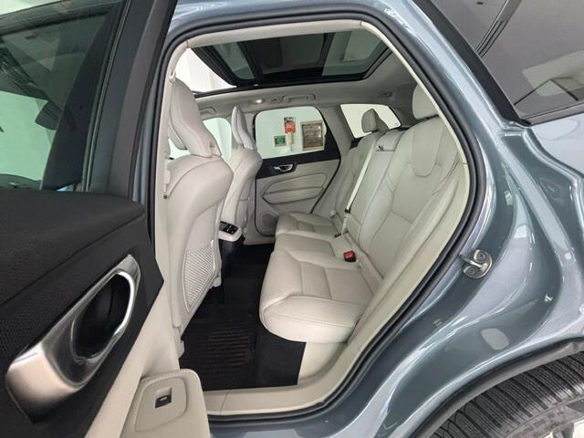 Volvo XC60 2.0d b4 Ultimate Dark awd 2024