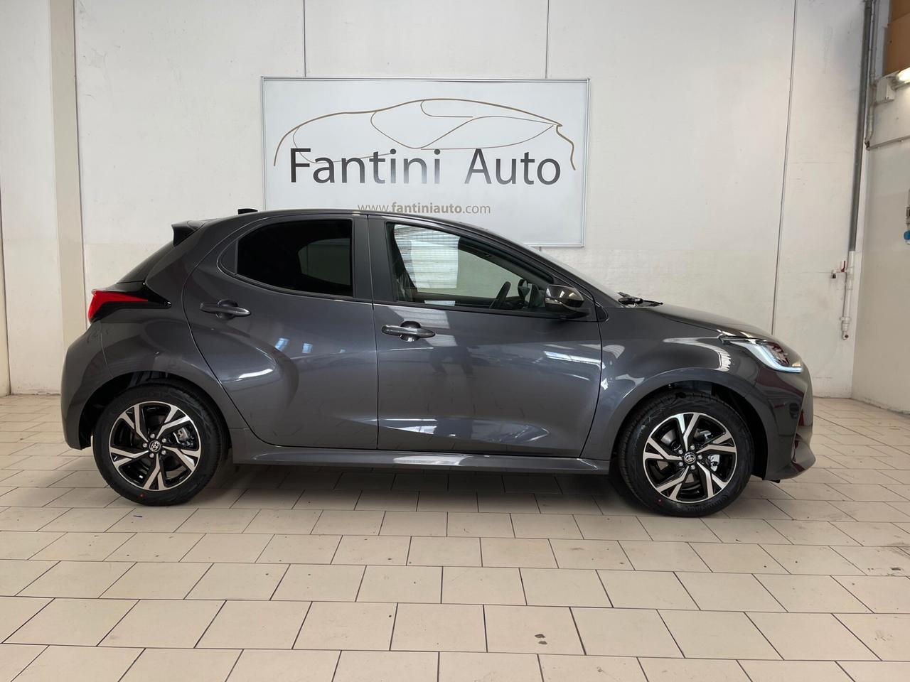 Toyota Yaris Trend Teck Pack 1.5h-Ok Neopatentato-LEGGI SOTTO