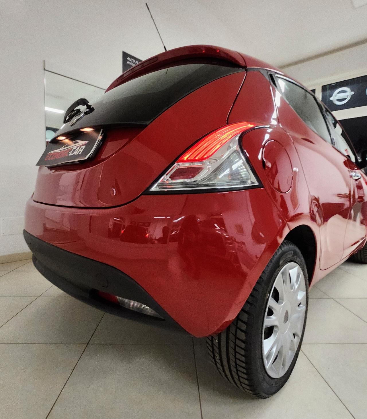 Lancia Ypsilon 1.2 69 CV 5 porte S&S Gold