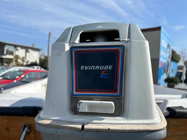 JDM Titane Barca a motore carello