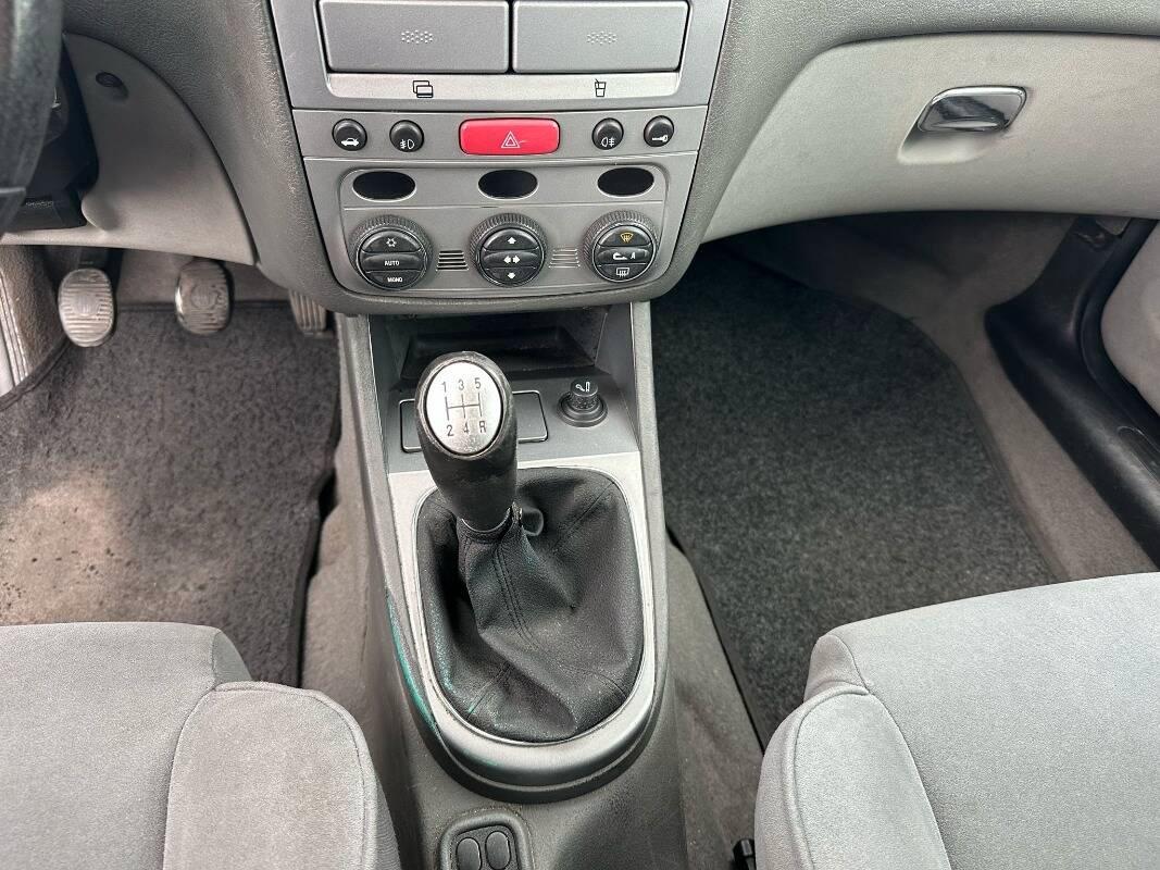 Alfa Romeo 147 1.6 ts 16v Distinctive c esp 105cv 5p