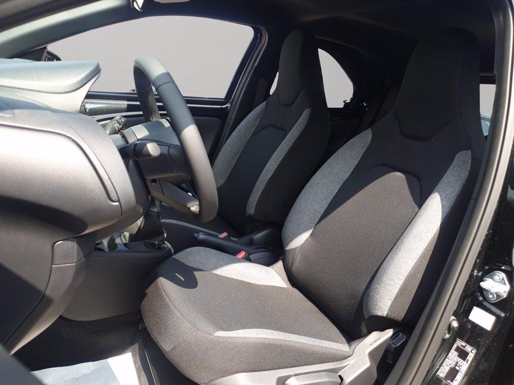 TOYOTA Aygo x 1.0 active 72cv del 2025