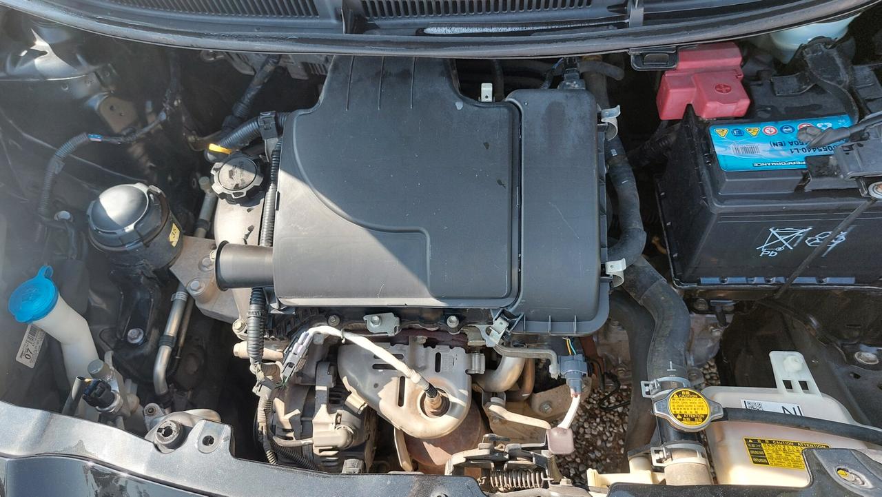 Toyota Yaris 1.0 5 porte Sol