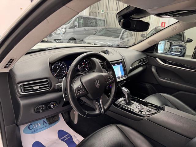 MASERATI Levante V6 Q4 350CV