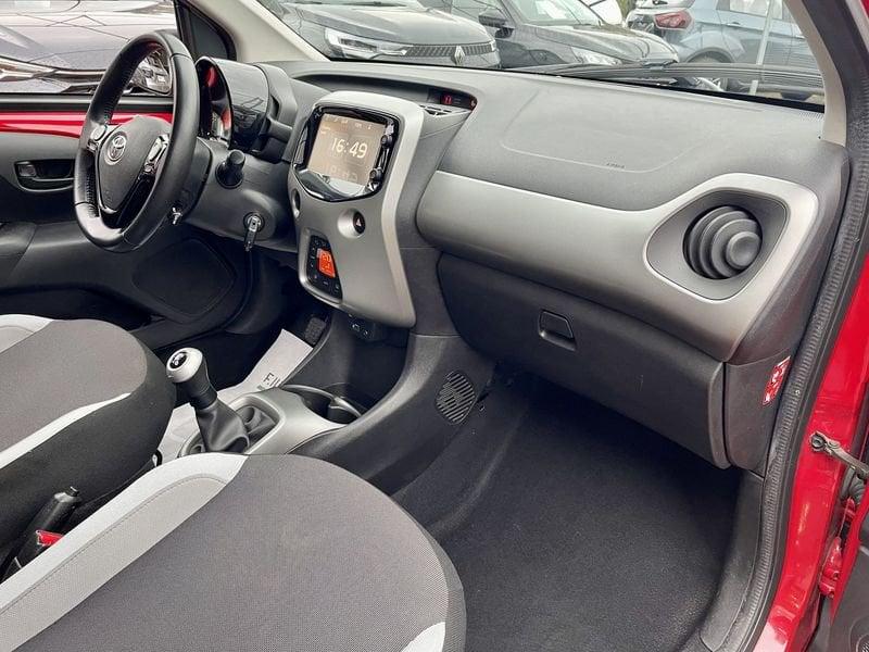 Toyota Aygo 5p 1.0 x-play my15