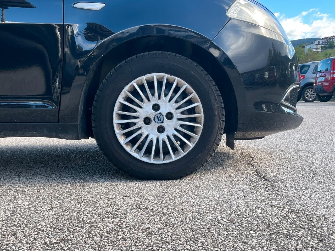 Lancia Ypsilon 1.2 69 CV 5 porte S&S Platinum