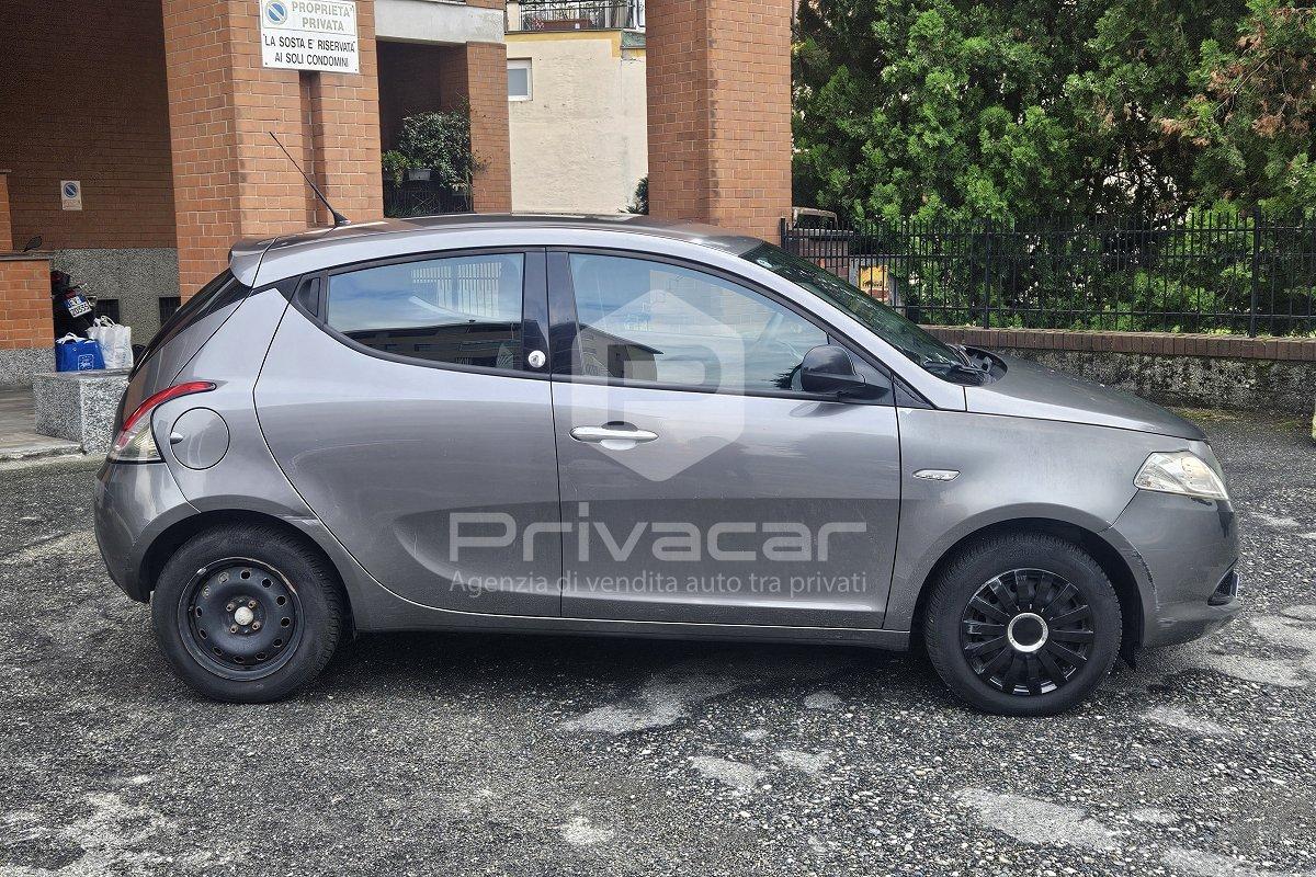 LANCIA Ypsilon 1.2 69 CV 5 porte GPL Ecochic Gold