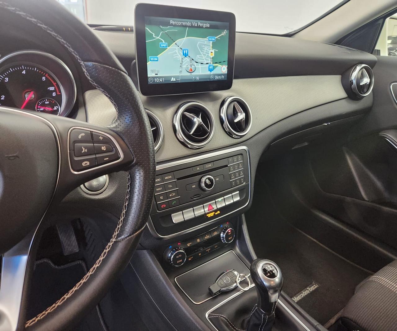 Mercedes-benz GLA 180 d Premium