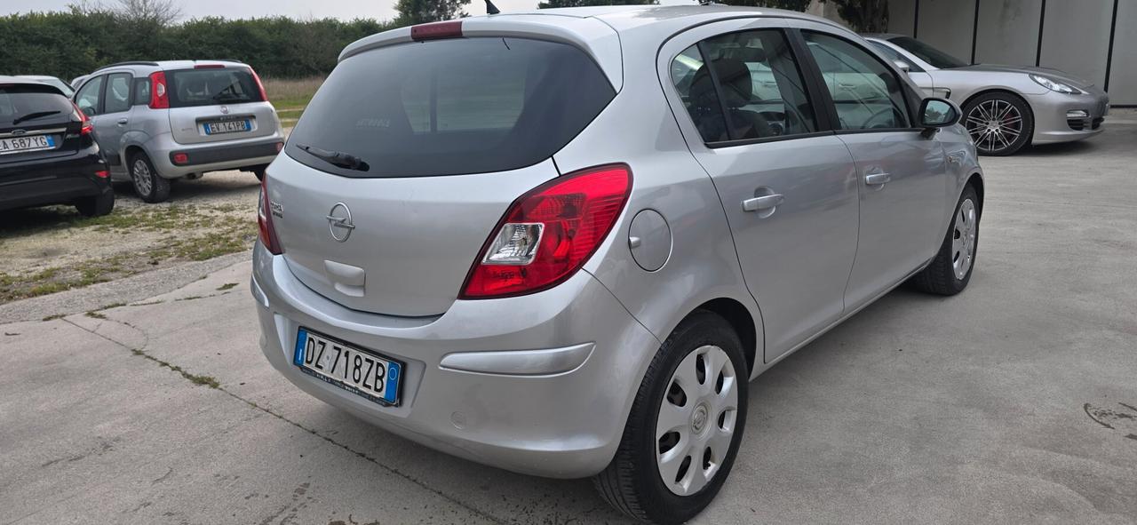 Opel Corsa 1.2. 12V 5 porte benzina