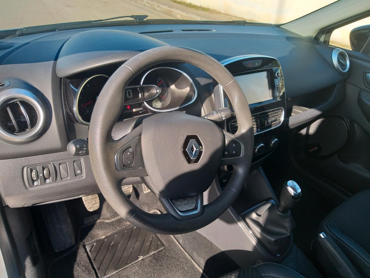 Renault Clio dCi 8V 75 CV 5 porte Moschino Zen