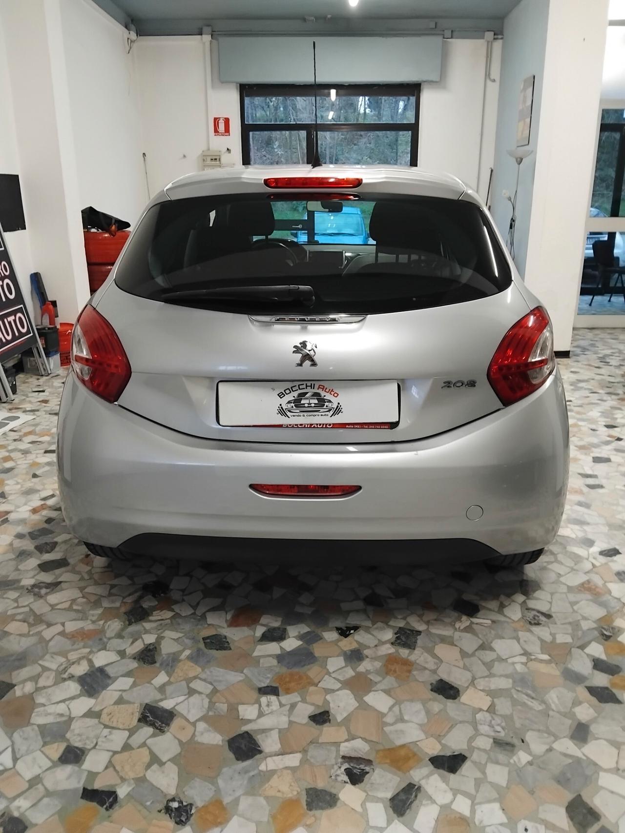 Peugeot 208 1.4 HDi 68 CV 5 porte Allure