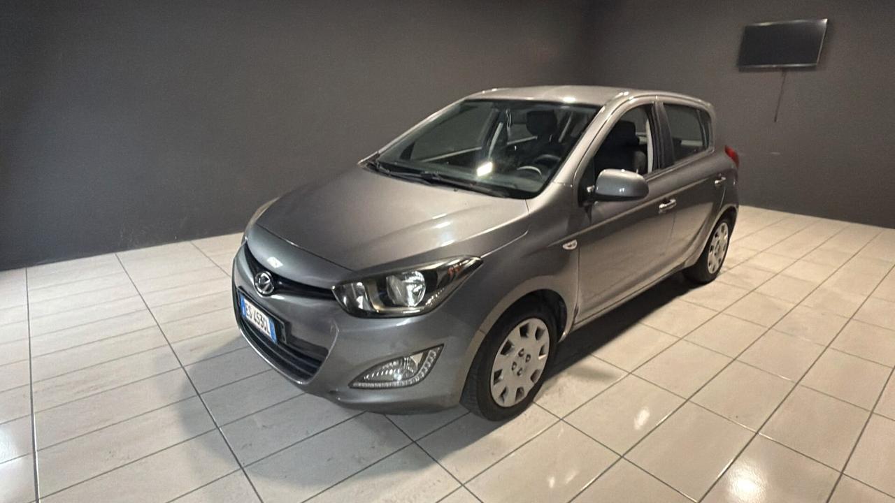 HYUNDAY I 20 DEL 2013 1200 GPL VALIDO FINO 2033