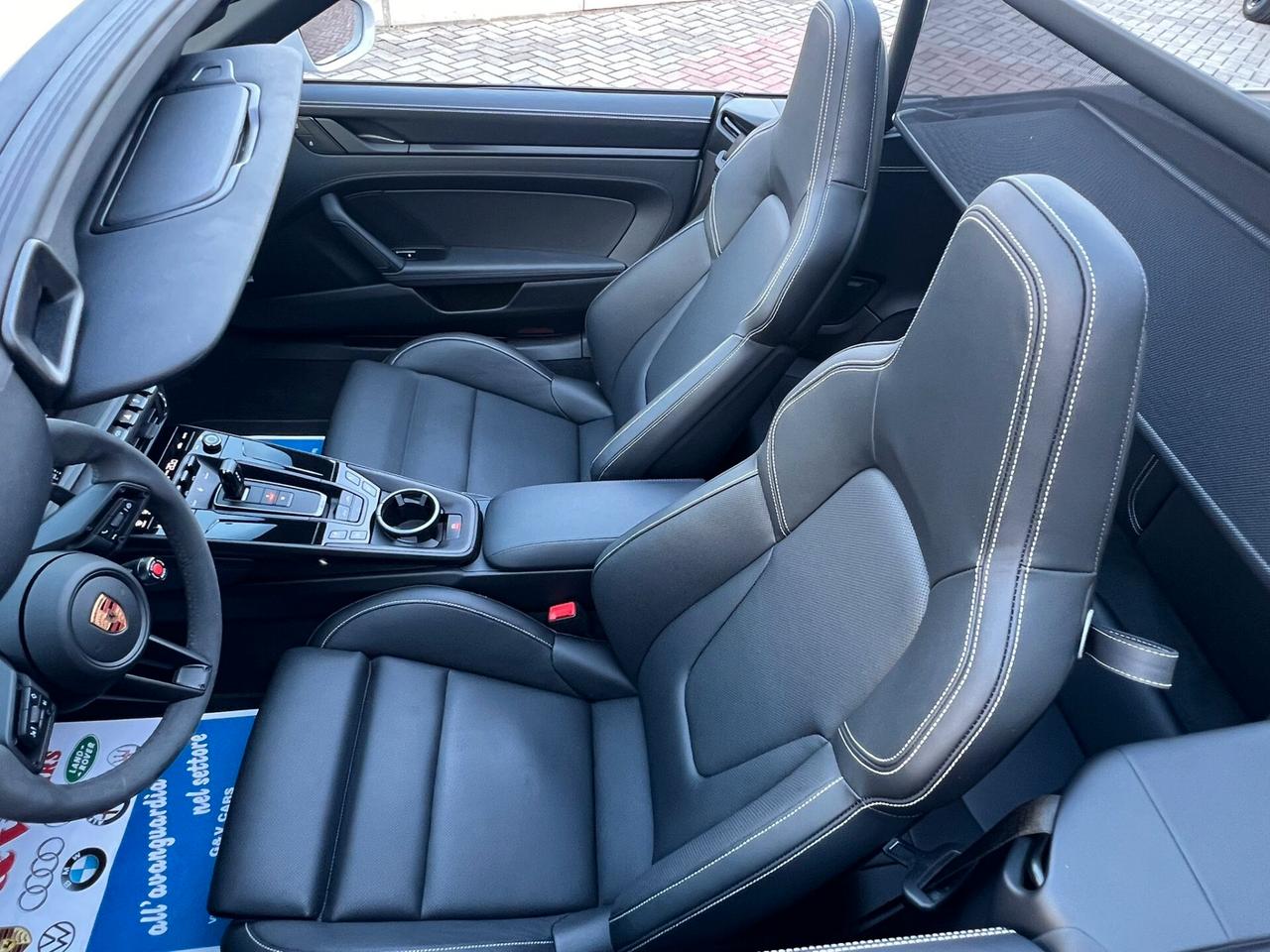 Porsche 992.2 Carrera 4 GTS Cabriolet