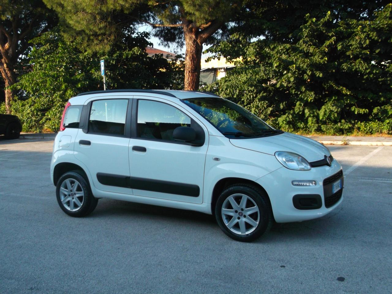 Panda 0.9 Turbo Natural Power Lounge 2014