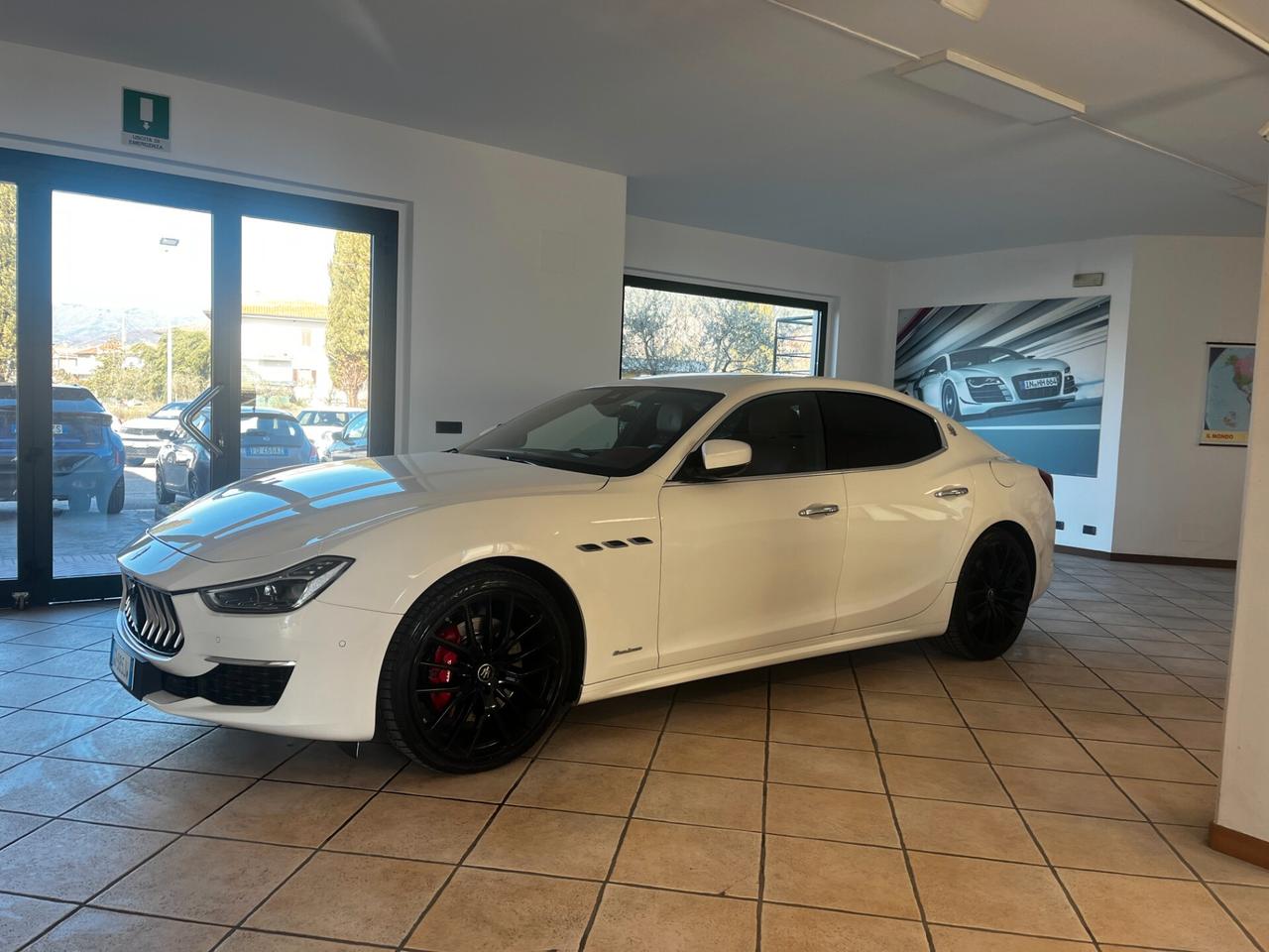 Maserati Ghibli V6 430 CV Q4 Granlusso
