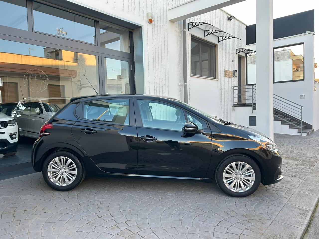 Peugeot 208 1.6 HDI 55Kw ALLURE Km67.000-12/2017