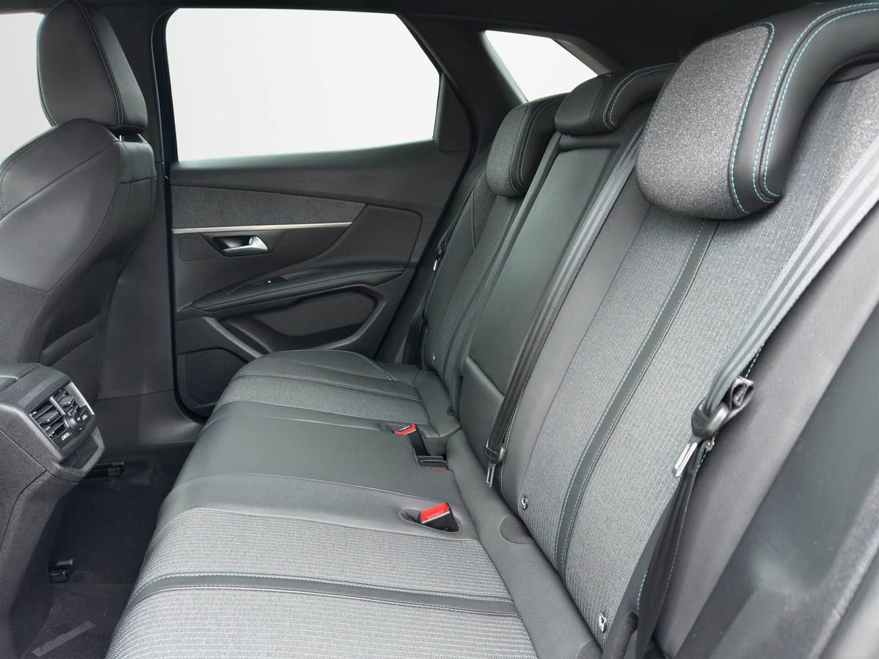 Peugeot 3008 BlueHDi 130 S&S EAT8 Allure