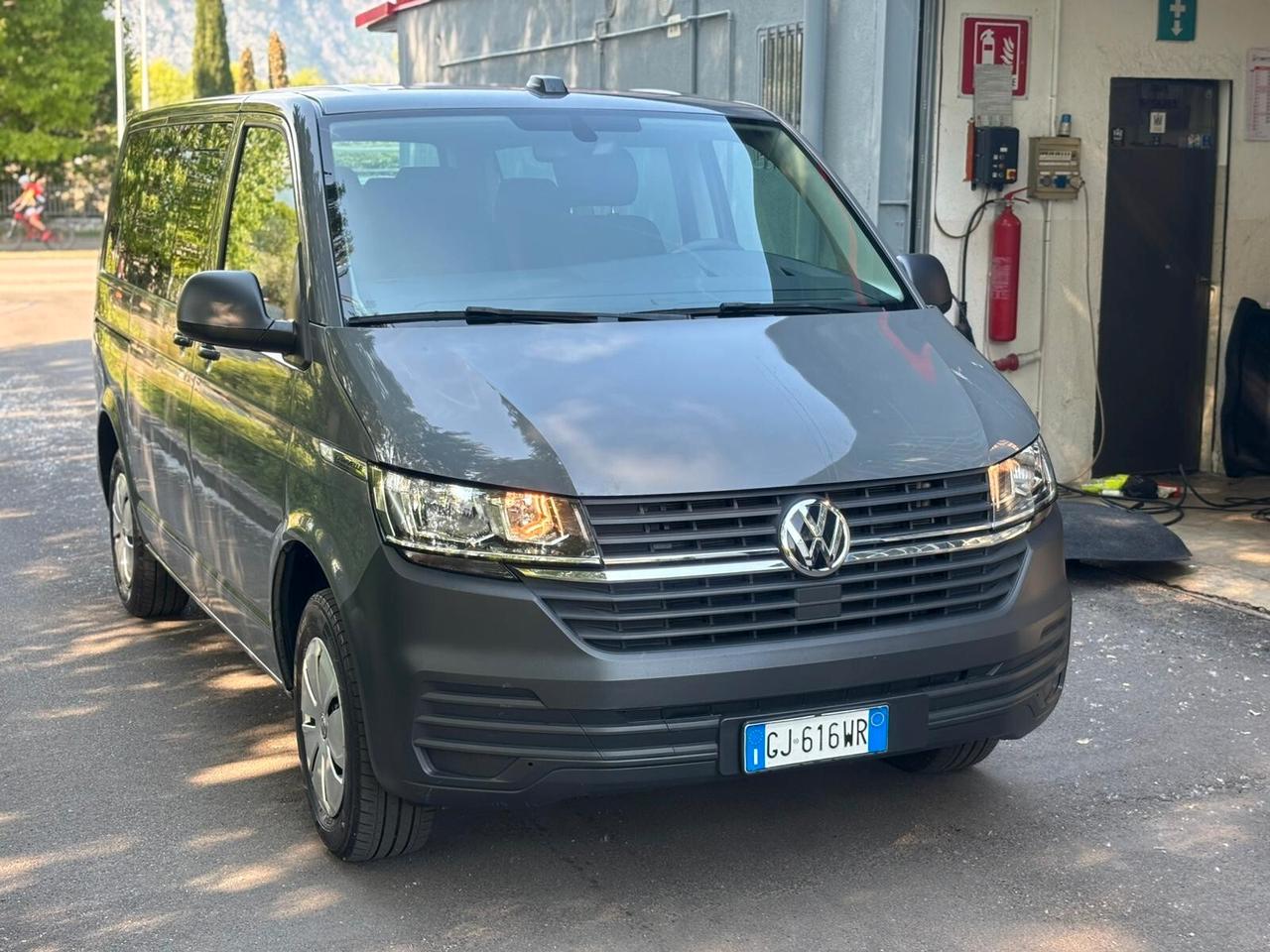 Volkswagen Caravelle 2.0 TDI 110CV PC 9 posti