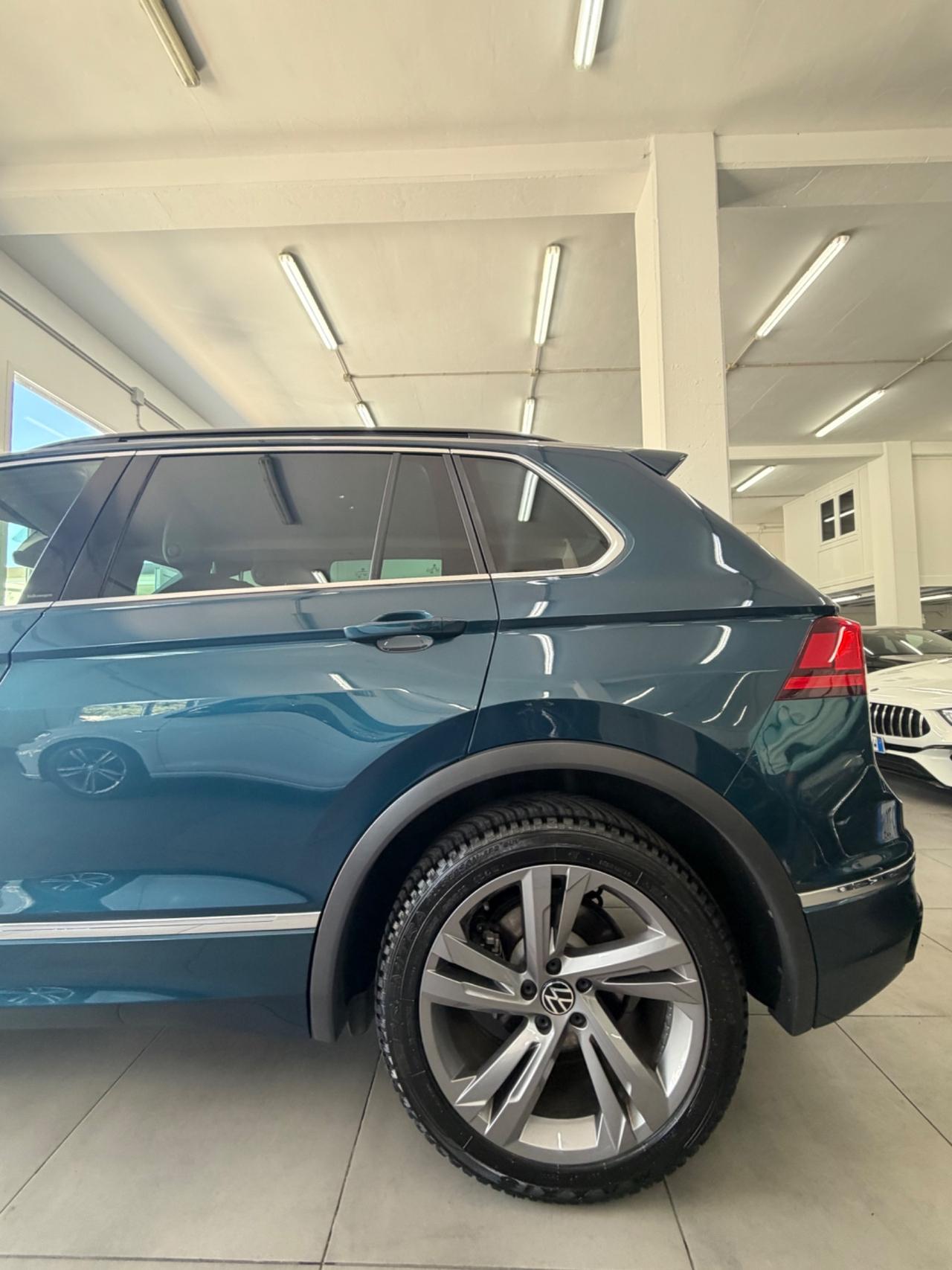 VW Tiguan 2.0 TDI 150 CV SCR DSG R-Line FINANZIABILE