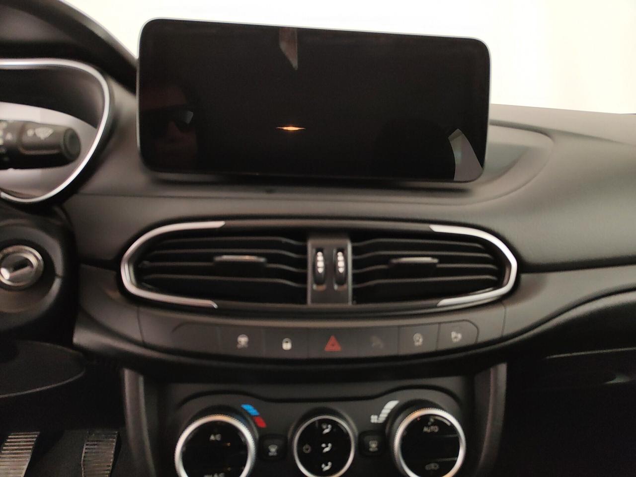 Fiat Tipo 1.6 Mjt S&S SW Cross