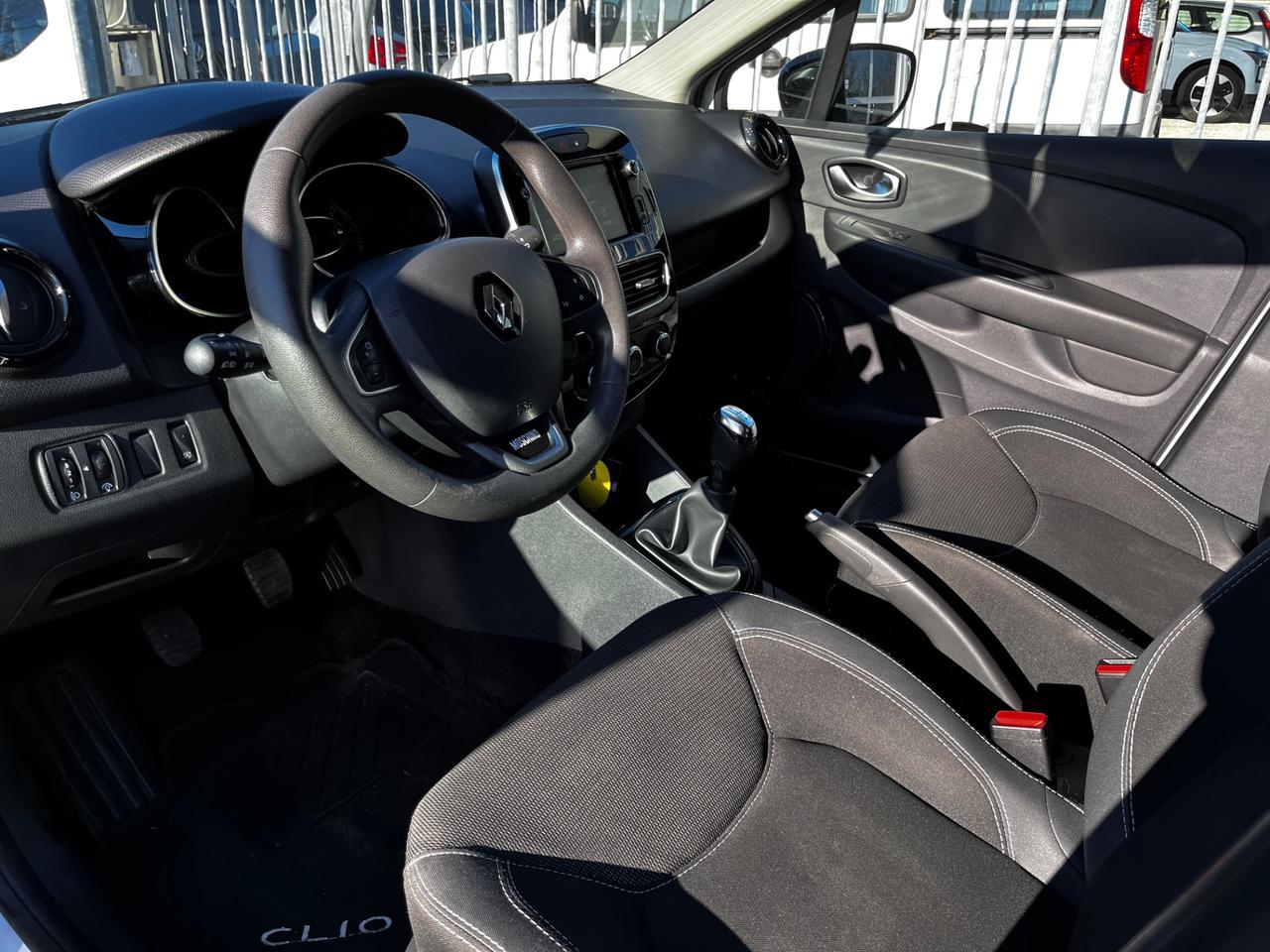 Renault Clio 0.9TCe 75 CV 5 p. MOSCHINO OK NEOPATENTI