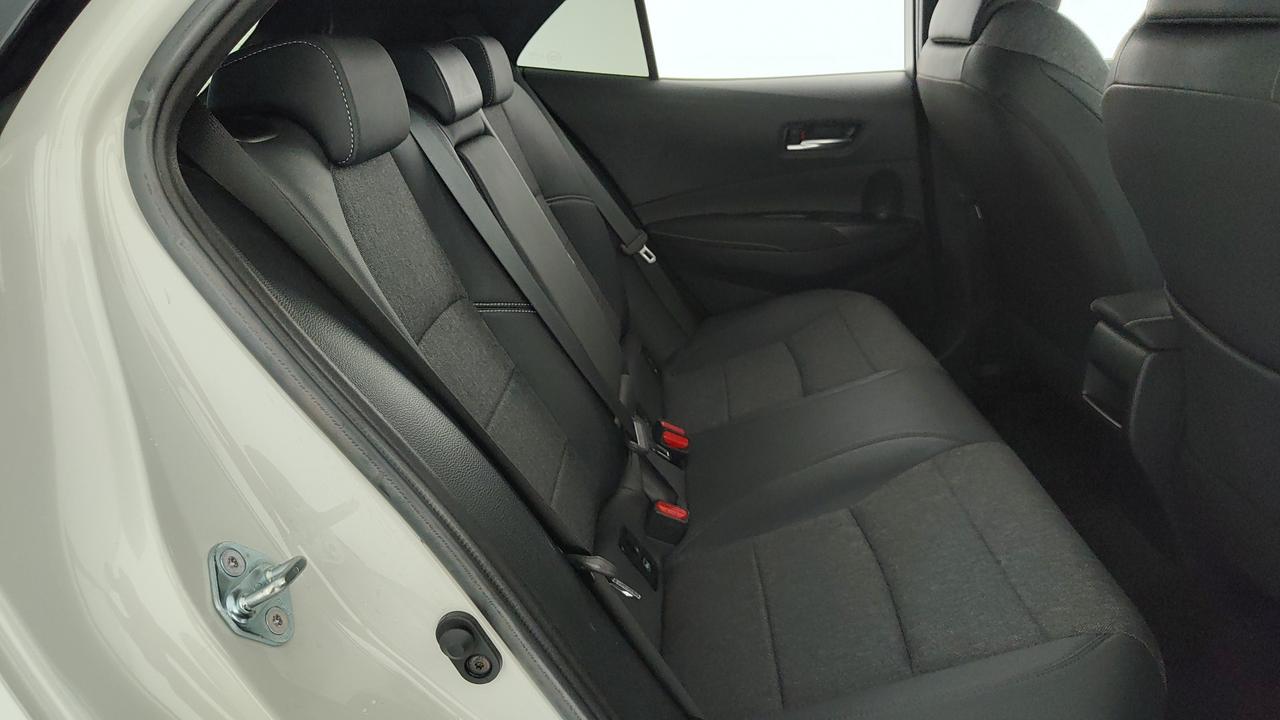 TOYOTA Corolla 1.8h Style cvt