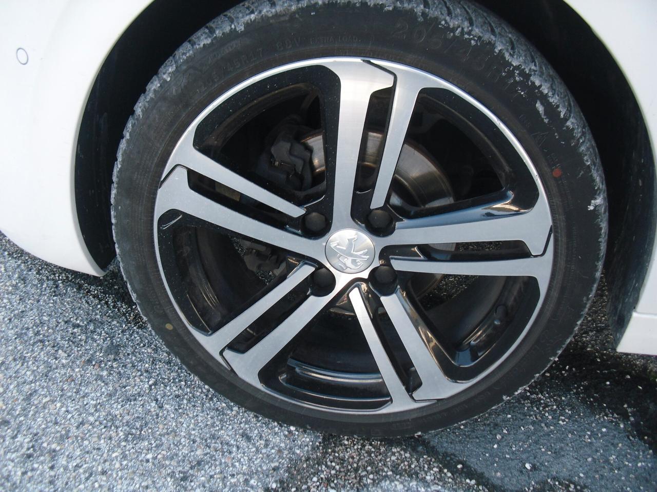 Peugeot 208 BlueHDi 100 5p. GT Line ICE White, FULL OPTIONAL, OTTIME CONDIZIONI!!