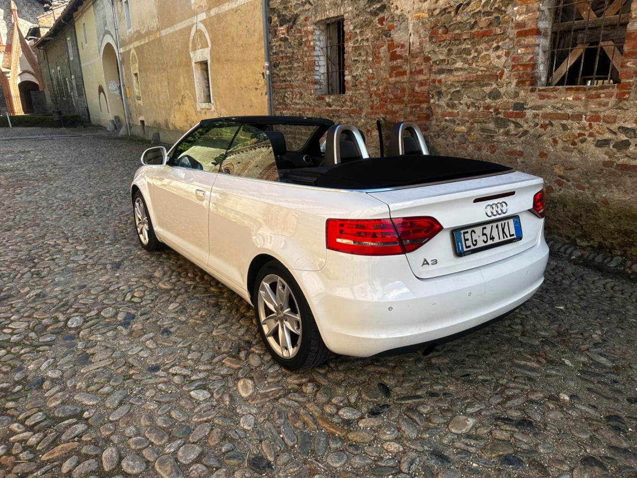 Audi A3 Cabrio 1.6 TDI 105 CV CR Ambition