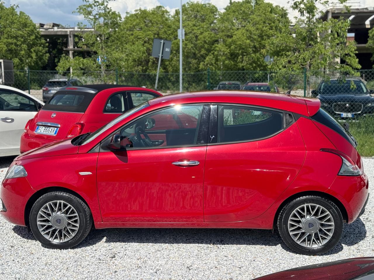 Lancia Ypsilon 1.2 69 CV Ok-Neopatentati