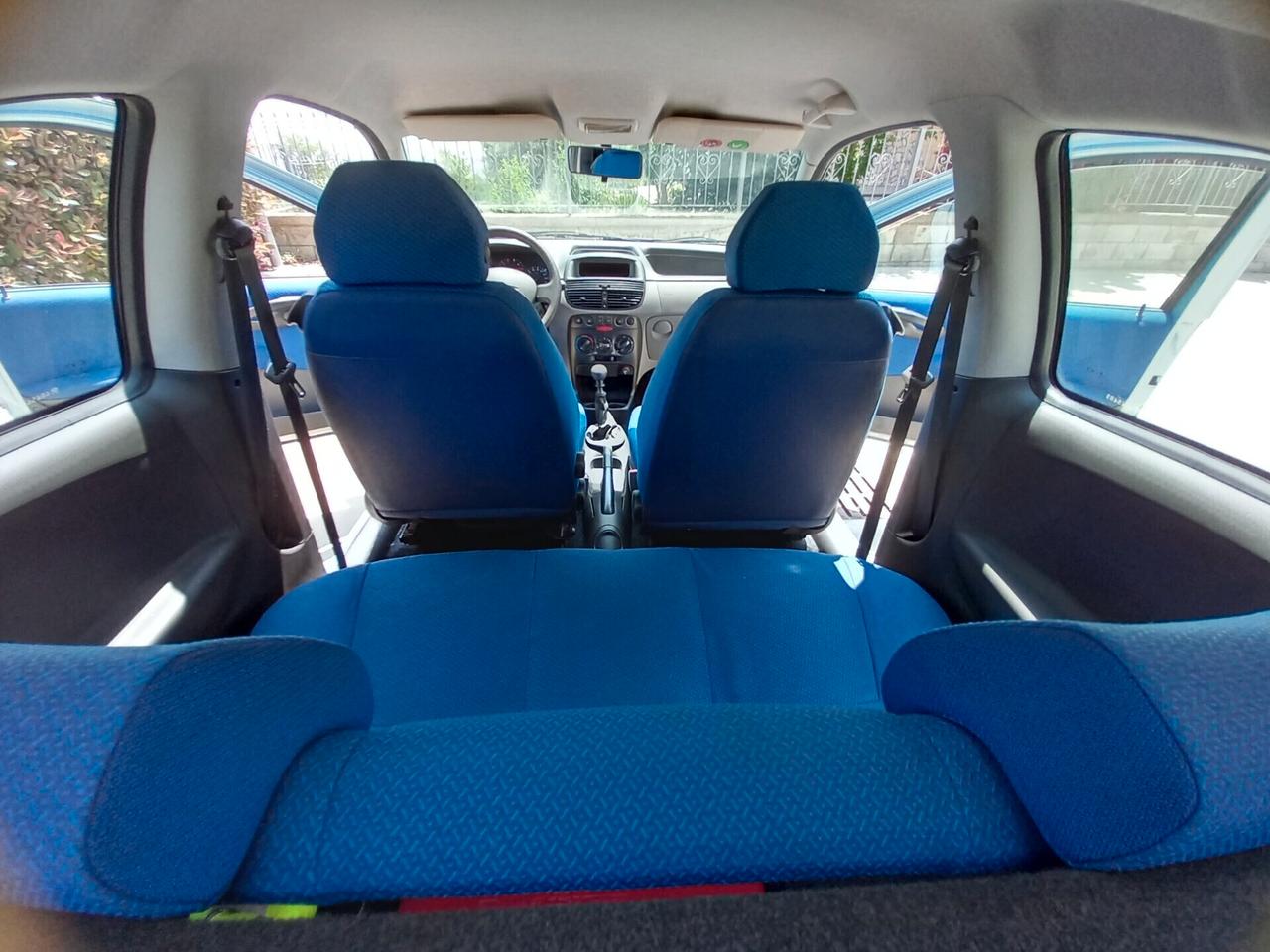 Fiat Punto 1.2i cat Feel SOLO 30000 KM !!!!!