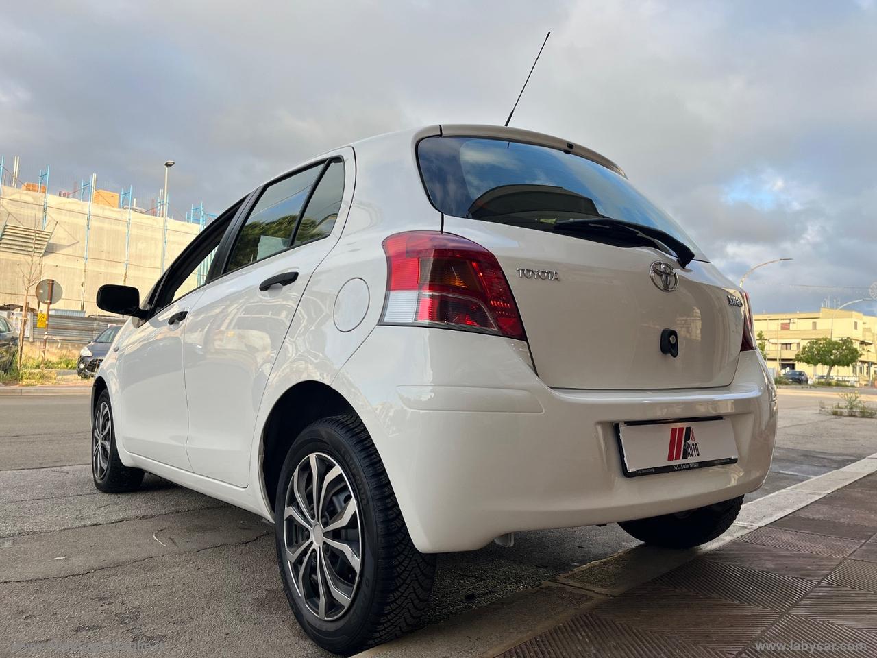 TOYOTA Yaris 1.4 D-4D 5p. Sol