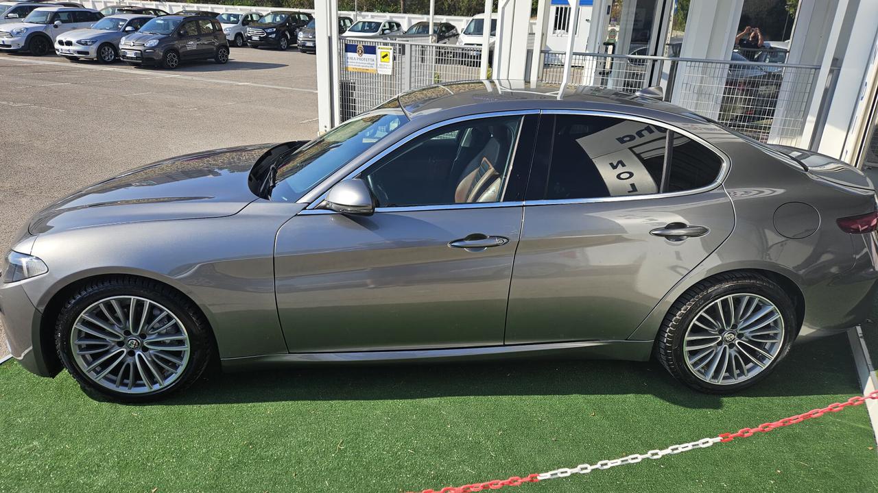 Alfa Romeo Giulia 2.2 Turbodiesel 180 CV AT8 Business Sport Launch Ed.