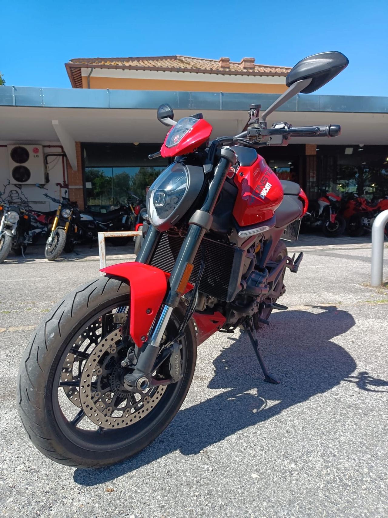 Ducati Monster 937 RED