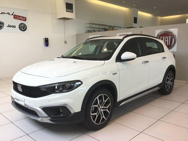 FIAT Tipo 1.5 Hybrid DCT 5 porte Cross