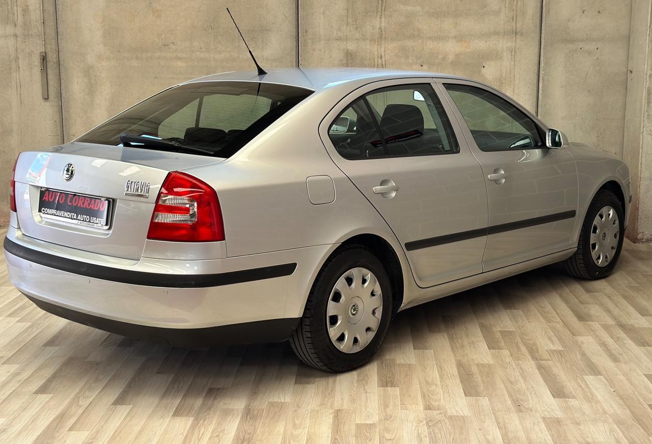 Skoda Octavia 1.6 MPI 102cv Ambition GPL