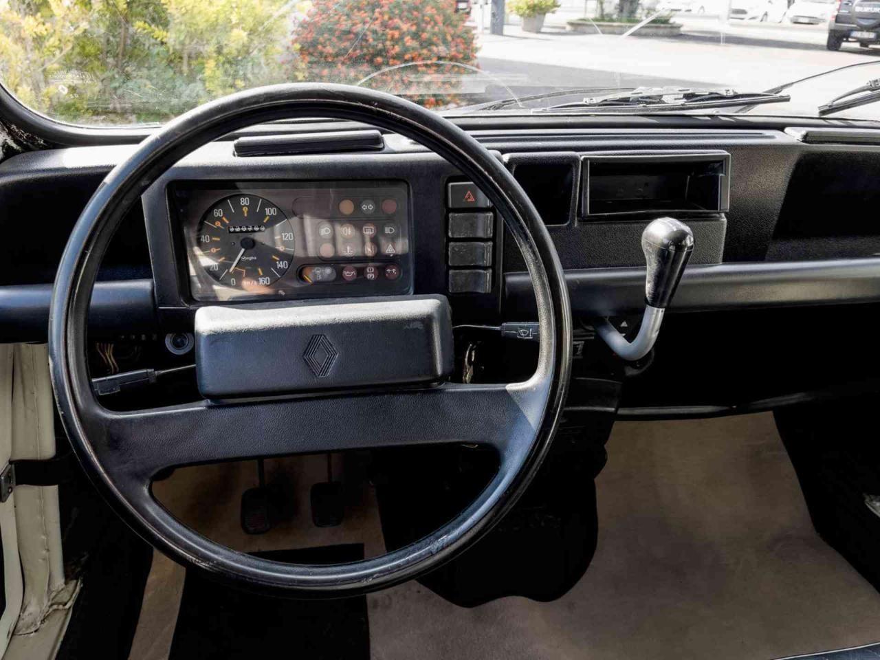 Renault R 4 RENAULT 4