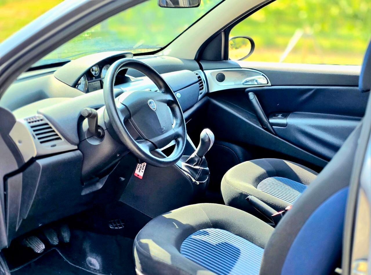 Lancia Ypsilon 1.3 MJT NEOPATENTATI